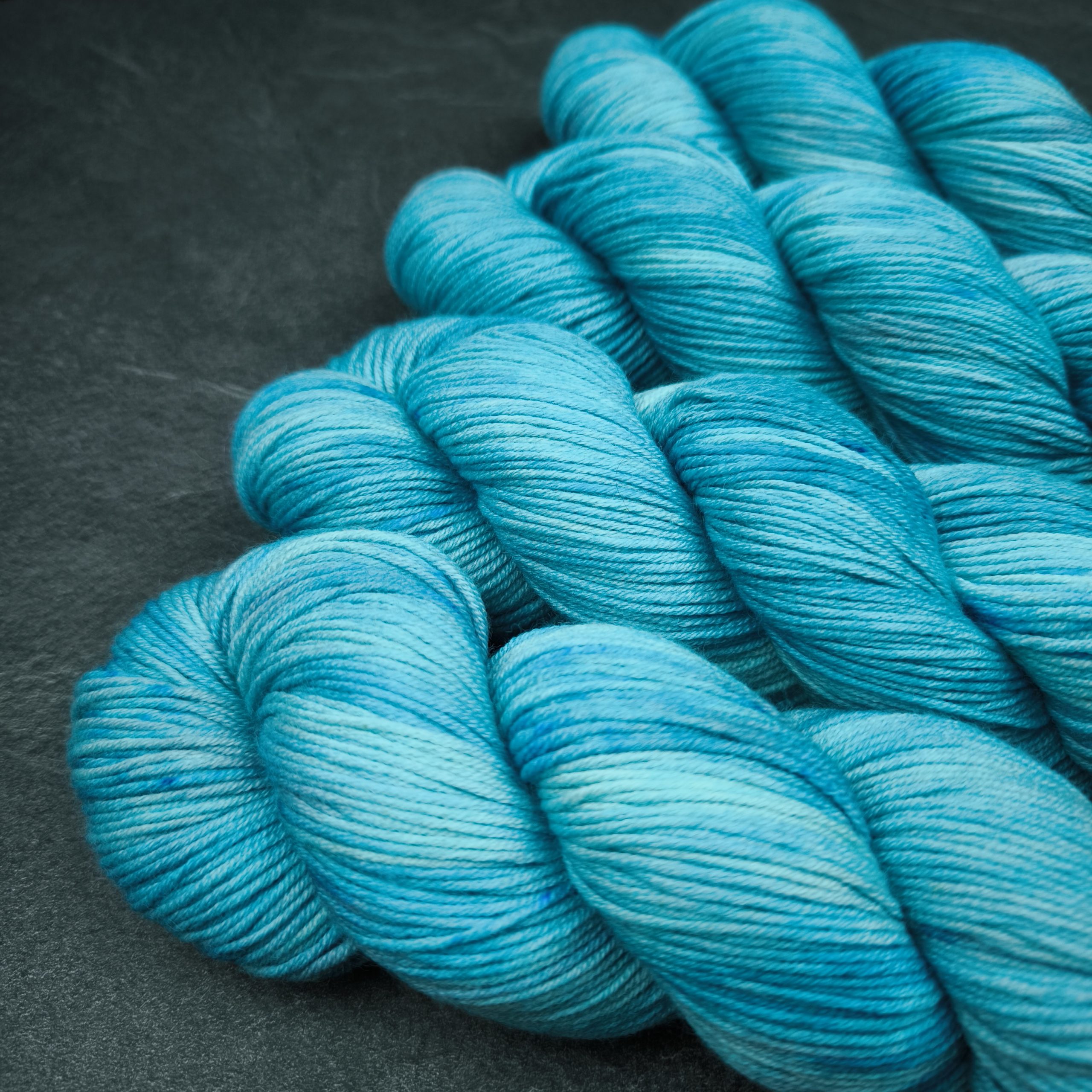 MONOCEROS: Merino non-superwash wool - 300m (T-43) - Image 2