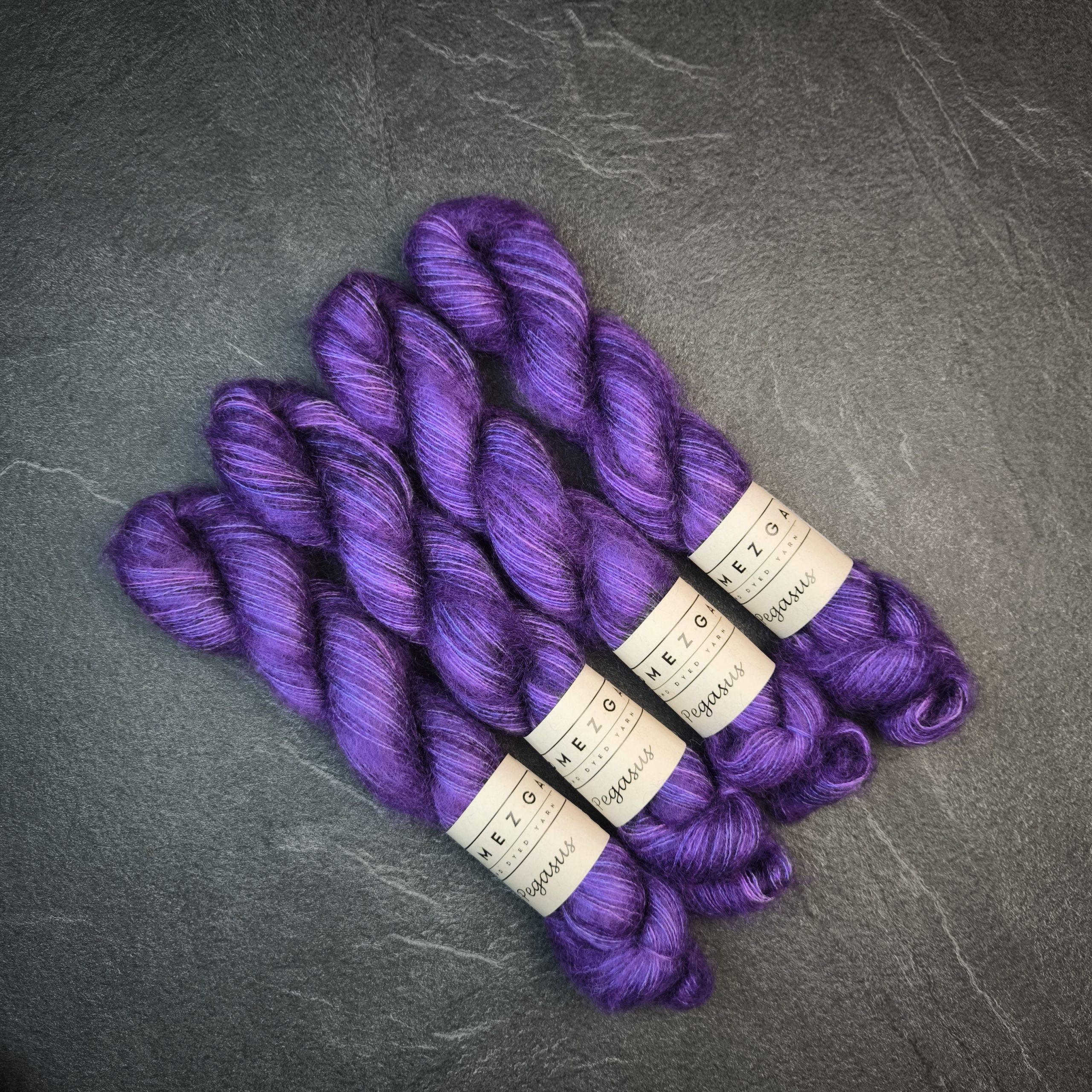 Pegasus (kid mohair with silk) (26) F-303