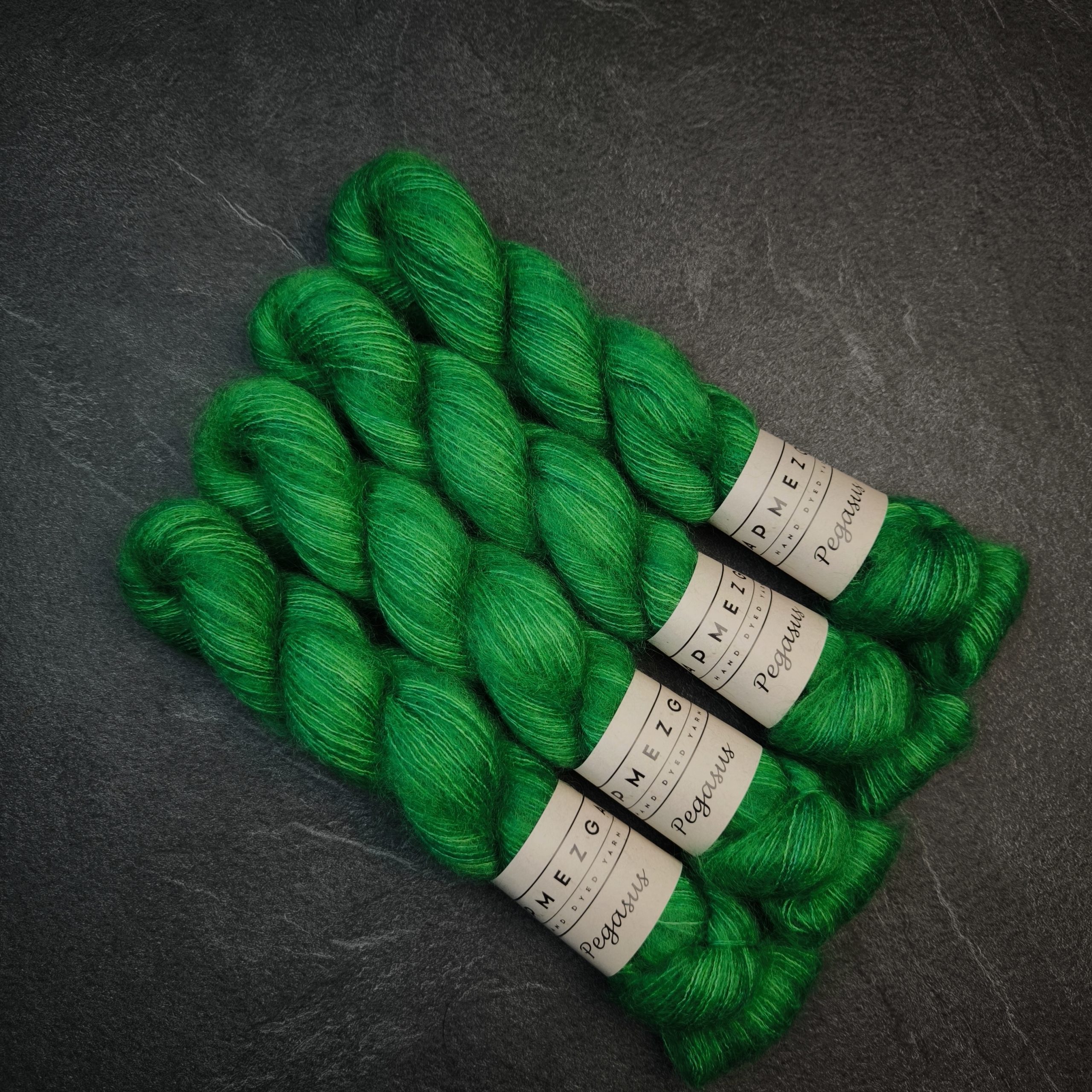 Pegasus (kid mohair with silk) (50) F-308