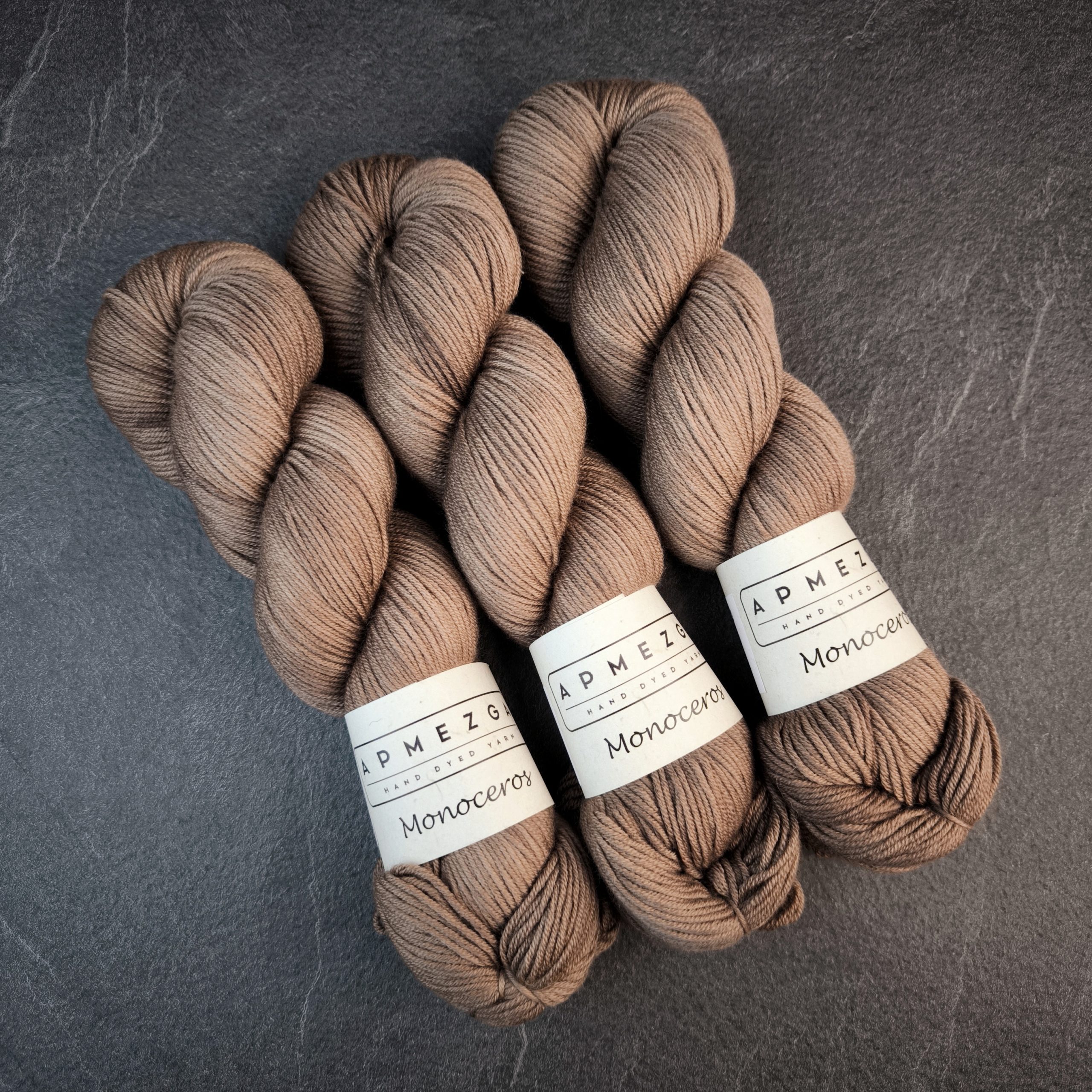 Monoceros (merino non superwash wool) T-099 (1) Monoceros (merino non superwash wool) T-099 (1)