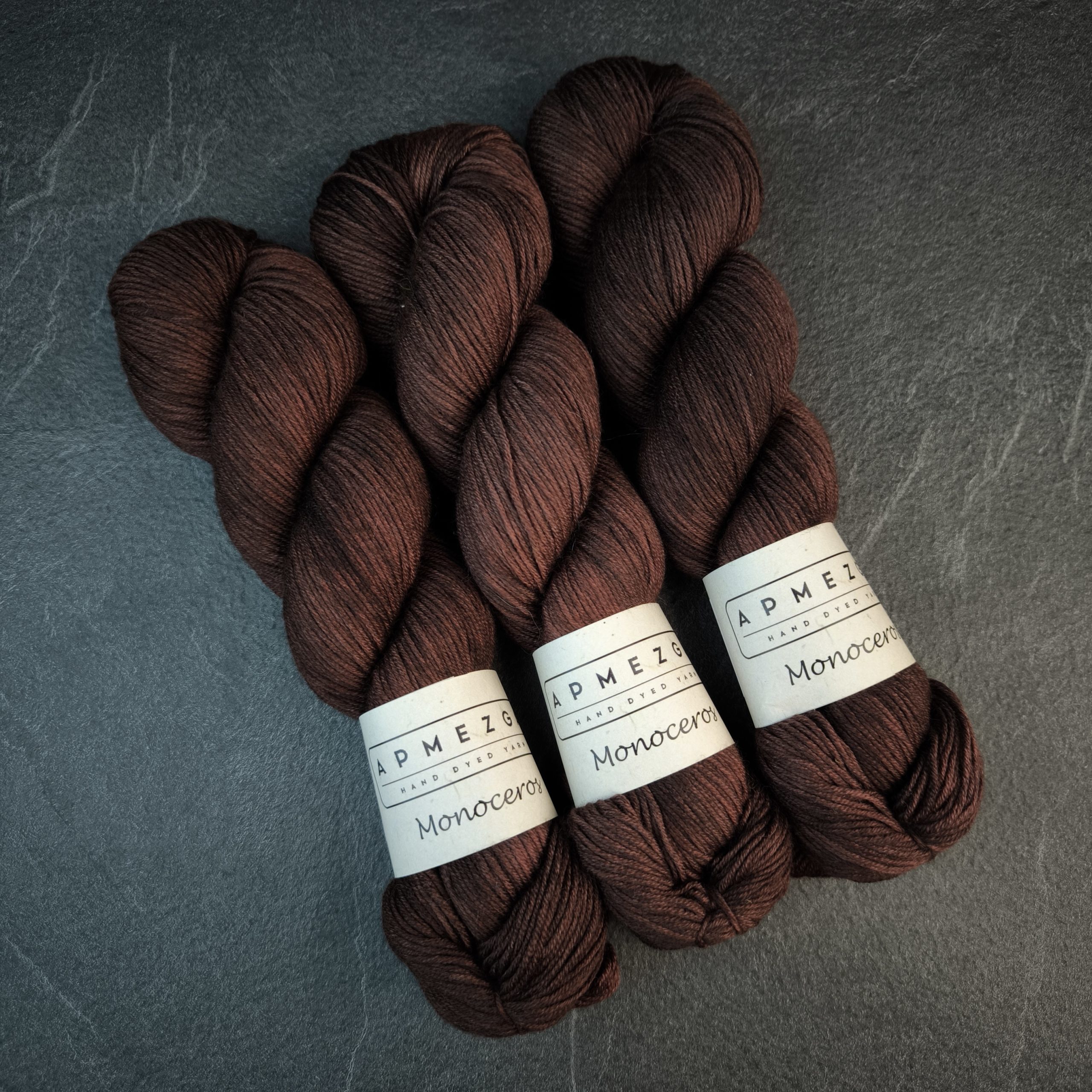 MONOCEROS: Merino non-superwash wool - 300m (T-100)